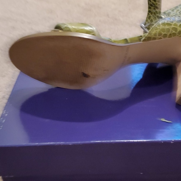 Sandals - Picture 3 of 4